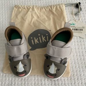 Ikiki Toddler Squeaky Rhino Shoes with on/off squeaker switch